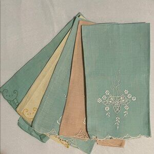 Embroidered Linen Napkins Set